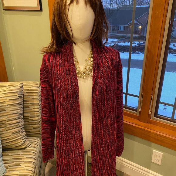 Elegant Women’s 100% Cotton Sweater. Pair with black jeans or a long skirt. - Picture 2 of 3